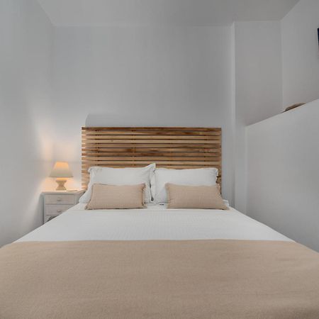 Niovi Seaview Apartments Agioi Apostoli Exterior photo