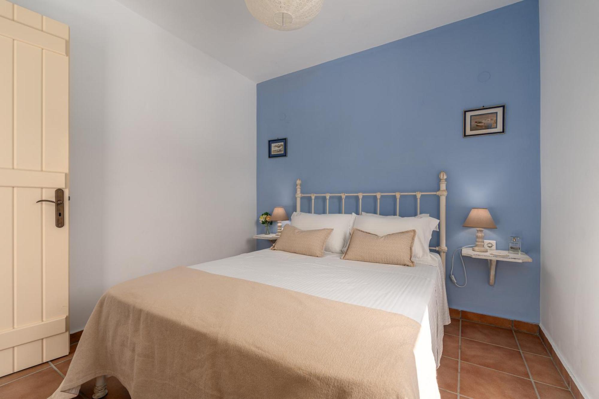 Niovi Seaview Apartments Agioi Apostoli Exterior photo