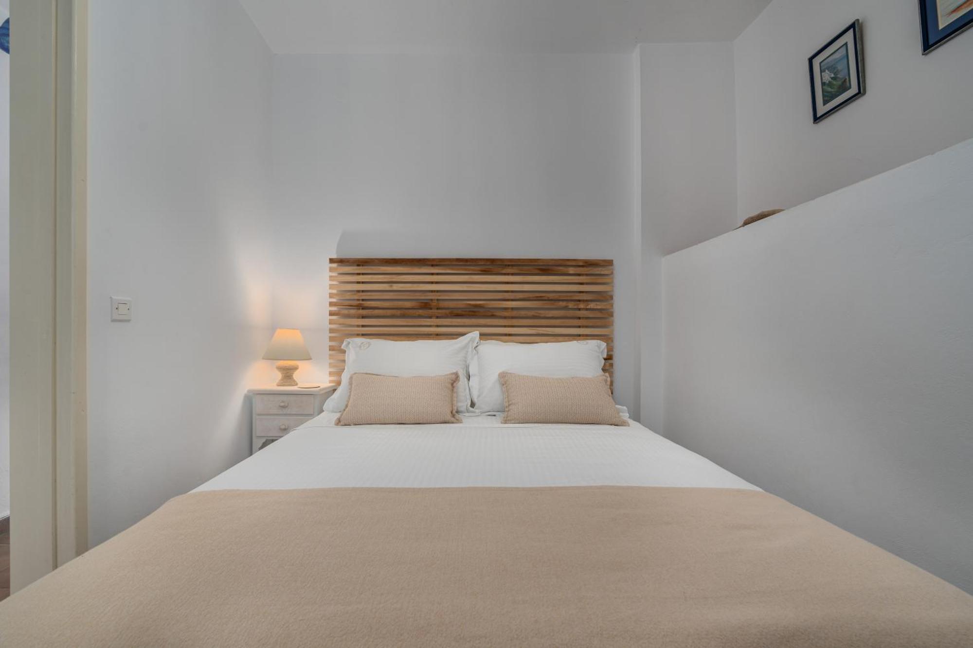 Niovi Seaview Apartments Agioi Apostoli Exterior photo
