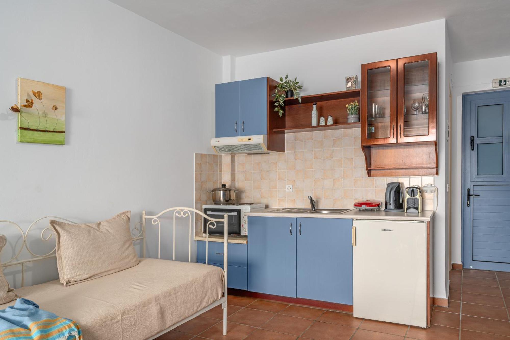 Niovi Seaview Apartments Agioi Apostoli Exterior photo