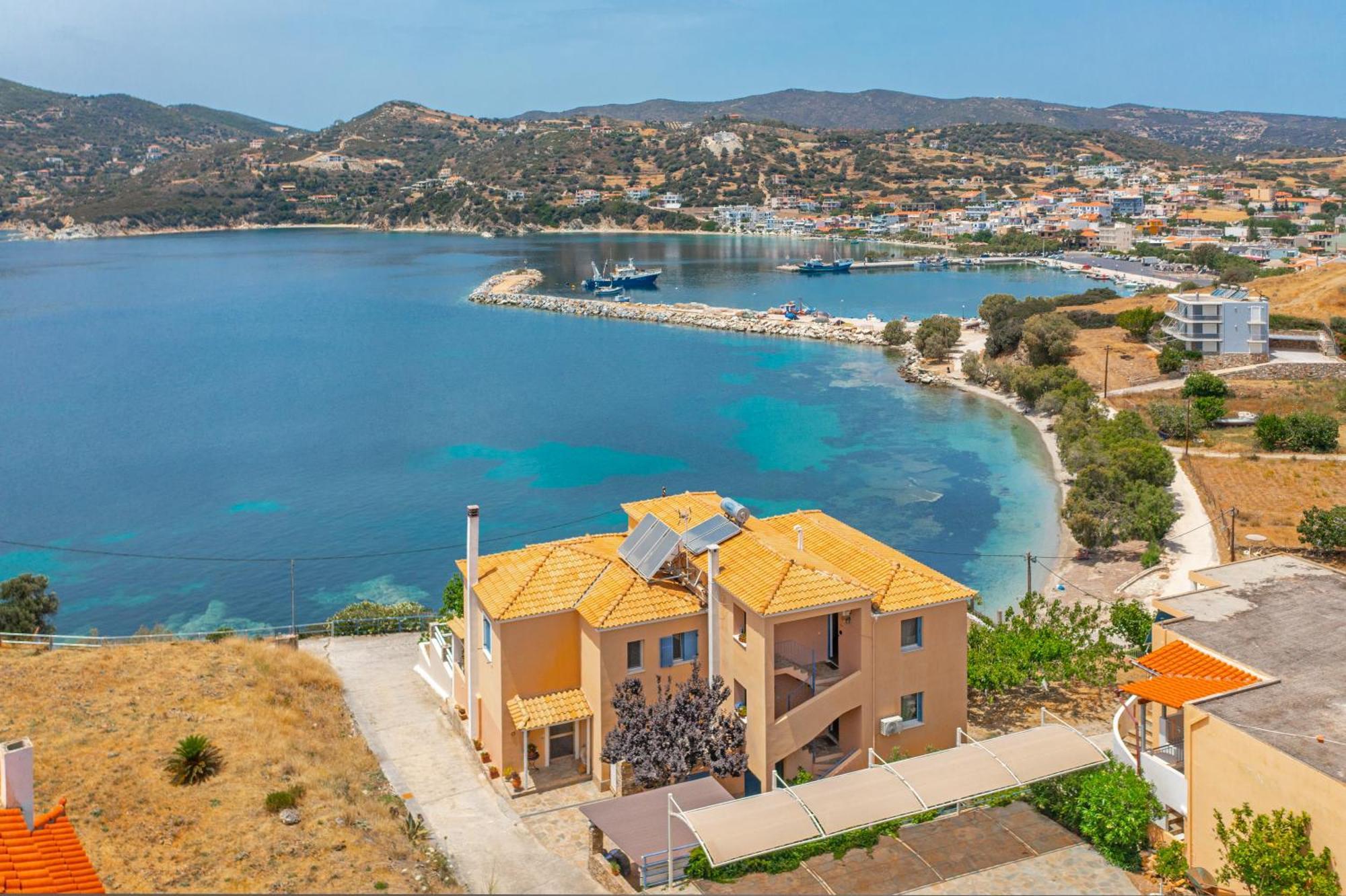 Niovi Seaview Apartments Agioi Apostoli Exterior photo